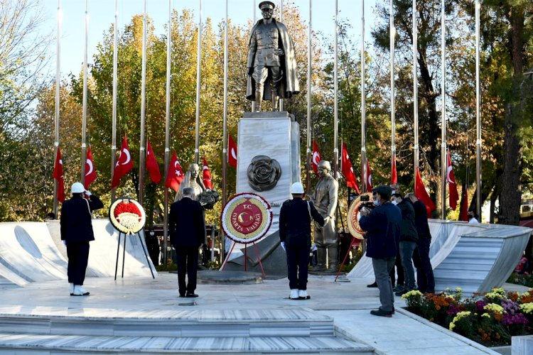 Gazi Mustafa Kemal Atatürk Saygı ve Minnetle Anıldı